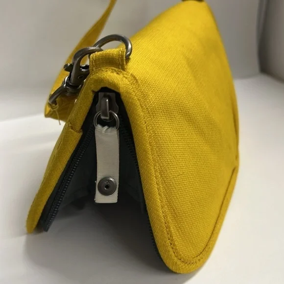 REI Convertible Wristlet Pochette Bag Wallet Mustard Yellow - Picture 8 of 8
